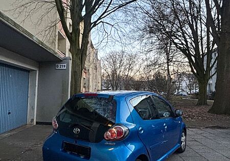 Toyota Aygo (X) Aygo (X) 1,0-l-VVT-i -