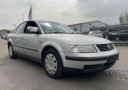 VW Passat Volkswagen 1.8 T Basis* Automatik