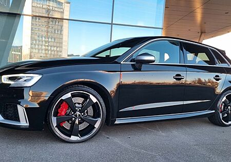 Audi RS3 2.5 TFSI quattro