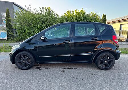Mercedes-Benz A 200 AVANTGARDE