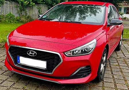 Hyundai i30 1.0 T-GDI Passion, 8-Fach bereift auf Alu