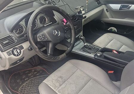 Mercedes-Benz C 200 -