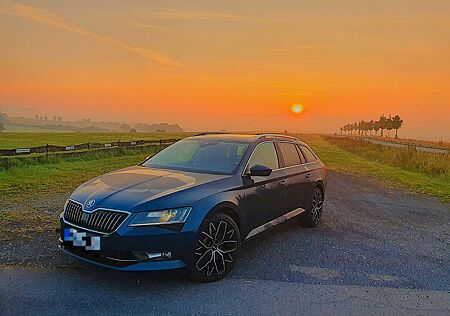 Skoda Superb 2.0 TSI DSG 4x4 STYLE COMBI STYLE