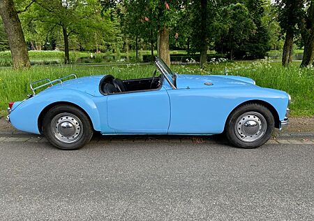 MG MGA