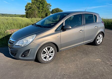 Opel Corsa D 1.4 Satellite