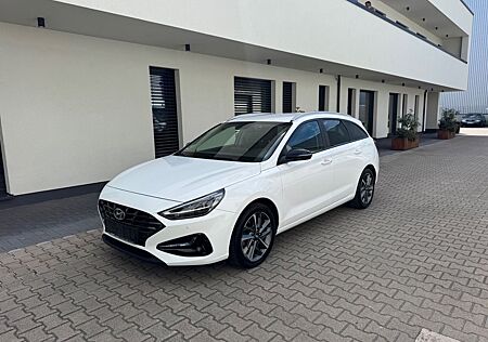 Hyundai i30 cw Edition 30+-Xenon-Kamera-Navi-PDC