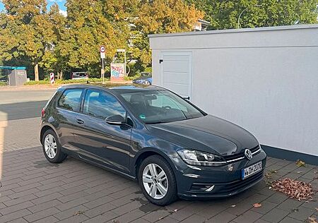 VW Golf Volkswagen 1.0 TSI 63kW Trendline 2. Hand top Zustand