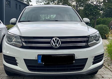 VW Tiguan Volkswagen 1.4 TSI 90 BlueMot Tec CUP Sport & St...