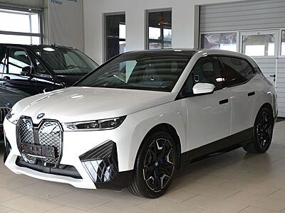 BMW iX 50 xDrive Sport Pano AHK 2-Achs Luftfederung