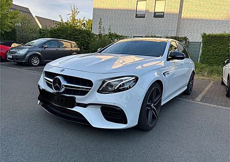 Mercedes-Benz E 63 AMG Mercedes-AMG E 63 4MATIC+ Autom. Me...