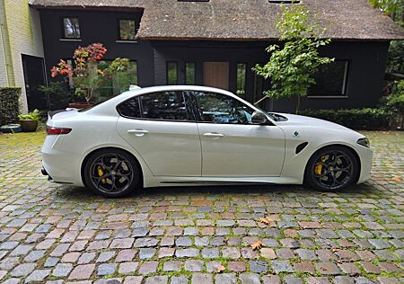 Alfa Romeo Giulia 2.9 V6 Bi-Turbo 375 kW AT8 Quadrifogl...