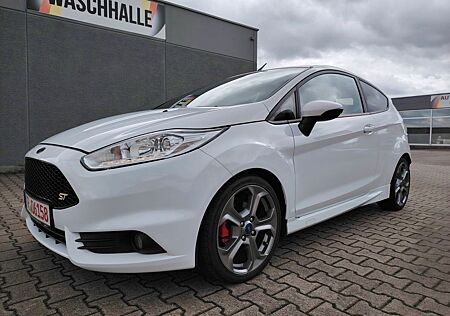 Ford Fiesta ST, Recaro Sitze, 8f.bereift, TÜV 12/2026