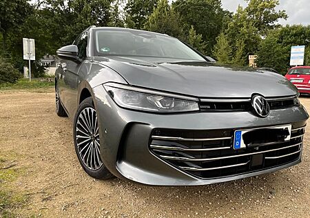 VW Passat Volkswagen 1.5 eTSI Elegance