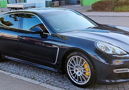 Porsche Panamera Turbo S Chrono-Paket PCCB