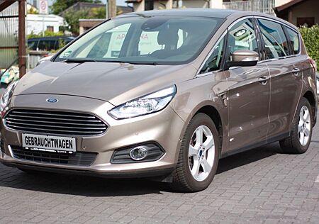 Ford S-Max Titanium AWD TOP-Ausstattung