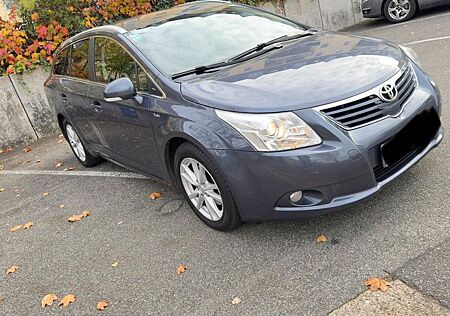 Toyota Avensis Kombi Erste Besitzer Scheckheftg