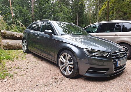 Audi A3 2.0 TDI quattro S tronic S-line, AHK