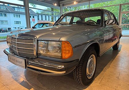 Mercedes-Benz 230 230E Automatik 65.000Km fantastischer Zustand