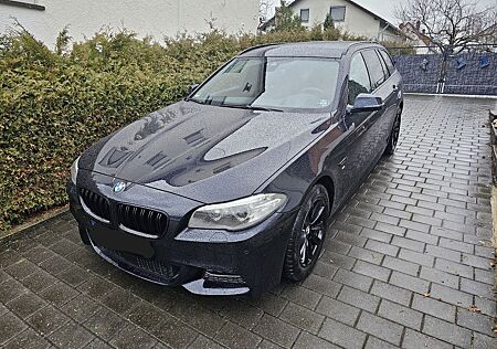 BMW 530d xDrive Touring M-Paket NAV LEDER AHK