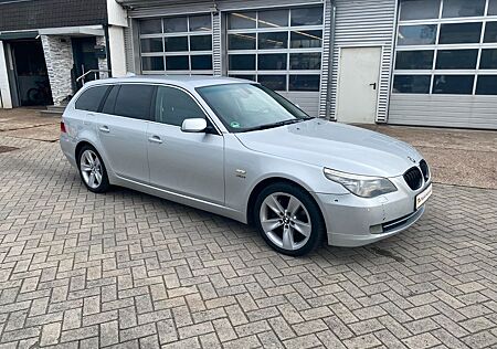 BMW 530d Touring xDrive+Leder+Navi+Xenon+Ahk+