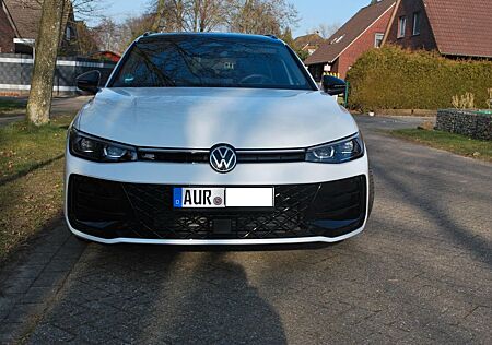 VW Passat Volkswagen 2.0 TDI SCR DSG R-Line AHK NAVI