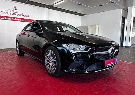 Mercedes-Benz CLA 220 -1 Hand-Kamera Navi