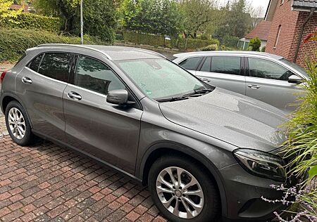 Mercedes-Benz GLA 220 d 4MATIC DCT