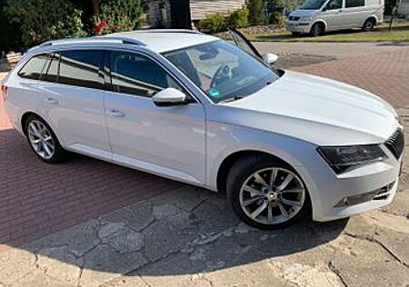 Skoda Superb 2.0 TDI SCR 140 G tec DSG Ambition Co...
