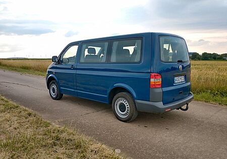 VW T5 Kombi Volkswagen 9-Sitzer