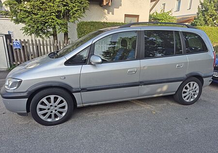 Opel Zafira 2.2 16V Comfort Automatik , 7 Sitzer