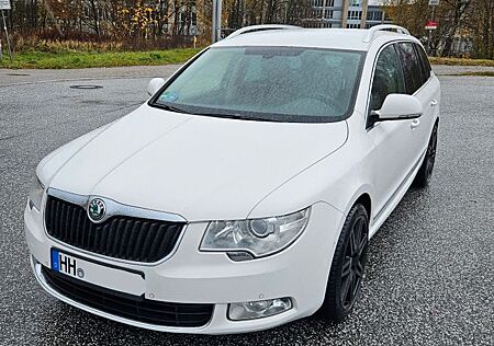Skoda Superb 1.8 TSI Elegance Kombi Vollausstattung
