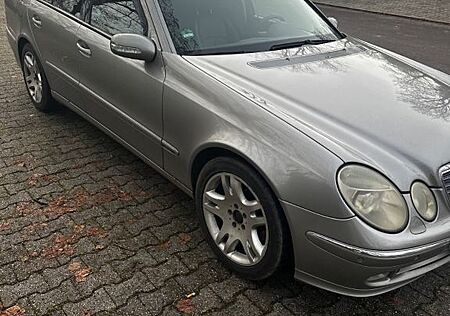 Mercedes-Benz 320