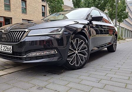Skoda Superb 2.0 TDI SCR DSG PREMIUM EDITION Combi...
