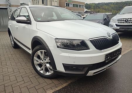 Skoda Octavia Combi Scout 4x4 DSG ACC Bi-Xenon AHK