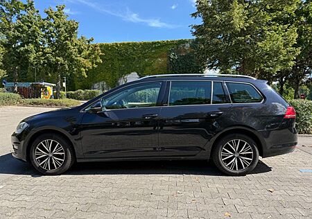 VW Golf Volkswagen 1.2 TSI DSG ALLSTAR Variant / Car Play