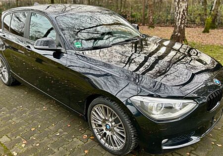 BMW 118 i Limousine 5-trg*XENON*NAVI*SITZHEIZ*ALU