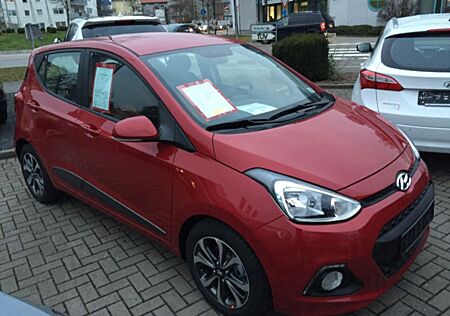 Hyundai i10 1.2 YES! Gold - PDC, Klimaautomatik in Rot