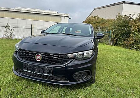 Fiat Tipo - Baujahr 2019 - nur 69.400 km