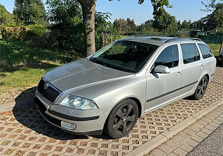 Skoda Octavia Combi 2.0 TDI PD DSG Elegance Elegance