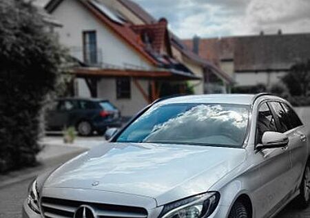 Mercedes-Benz C 220 d 4MATIC T Autom. -