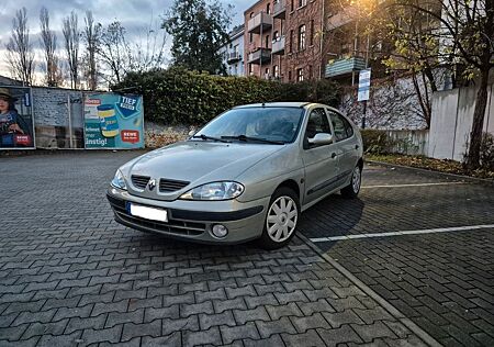 Renault Megane Fairway 1.6 16V Fairway TÜV 11/26!!!