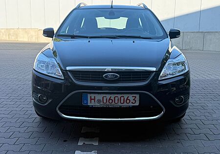Ford Focus Turnier Ghia, 1-Hand, Klima, TÜV Neu