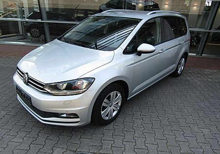 VW Touran Volkswagen 1,6l TDI+NAV+ACC+AHK