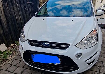 Ford S-Max 2,0 TDCi 103kW DPF Titanium Titanium