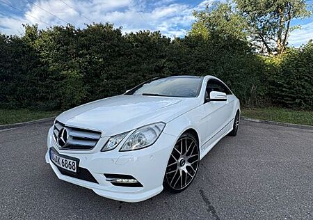 Mercedes-Benz E 220 CDI 7G Triptronic AMG Sportpaket TÜV NEU