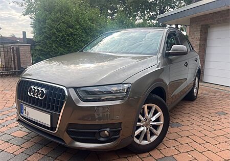 Audi Q3 1.4 TFSI S tronic -AHKuppl 17Zoll PDC