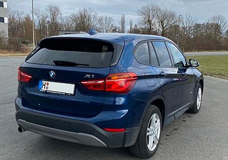 BMW X1 sDrive18i Advantage / Lenkradheizung / Navi