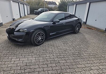 Porsche Taycan Top gepflegter Scheckheft bei