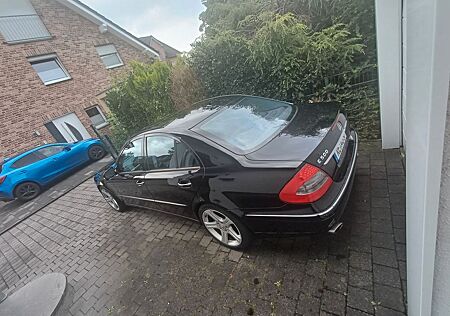 Mercedes-Benz E 500 AVANTGARDE AVANTGARDE