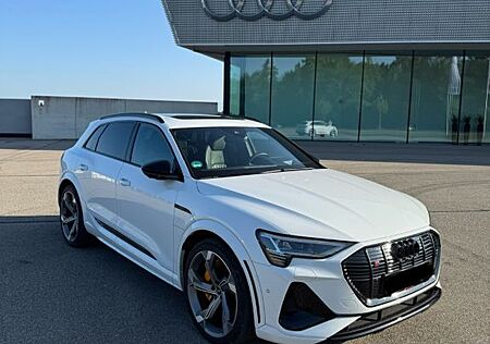 Audi e-tron S quattro, Pano, S-Sitze, HeadUp, 130UPE